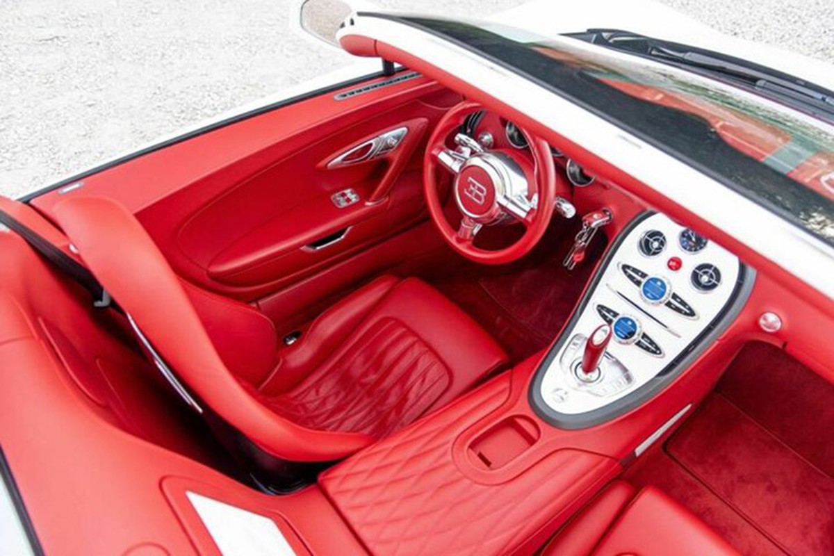 View - 	Bugatti Veyron Grand Sport 2012 bản Rồng triệu đô lên sàn đấu giá