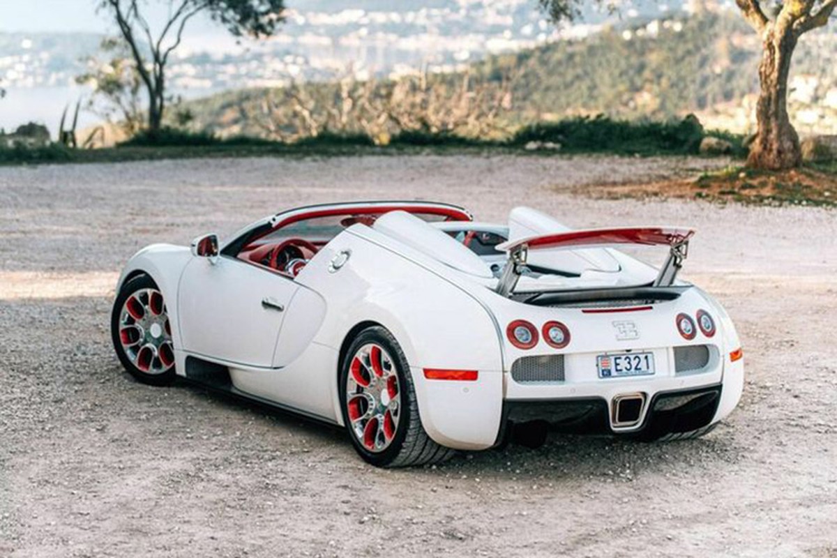 View - 	Bugatti Veyron Grand Sport 2012 bản Rồng triệu đô lên sàn đấu giá