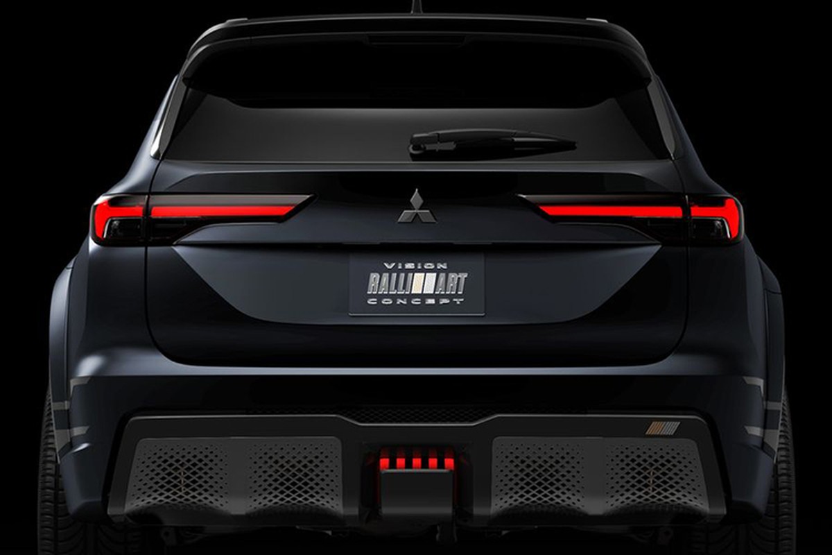 View - 	Lộ diện Mitsubishi Outlander PHEV bản Ralliart từ 901 triệu đồng