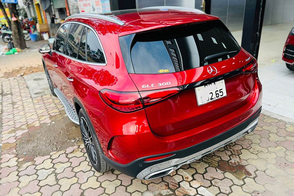 Mercedes-Benz GLC 300 4Matic moi chay 5.000 km lo hon nua ty dong-Hinh-3
