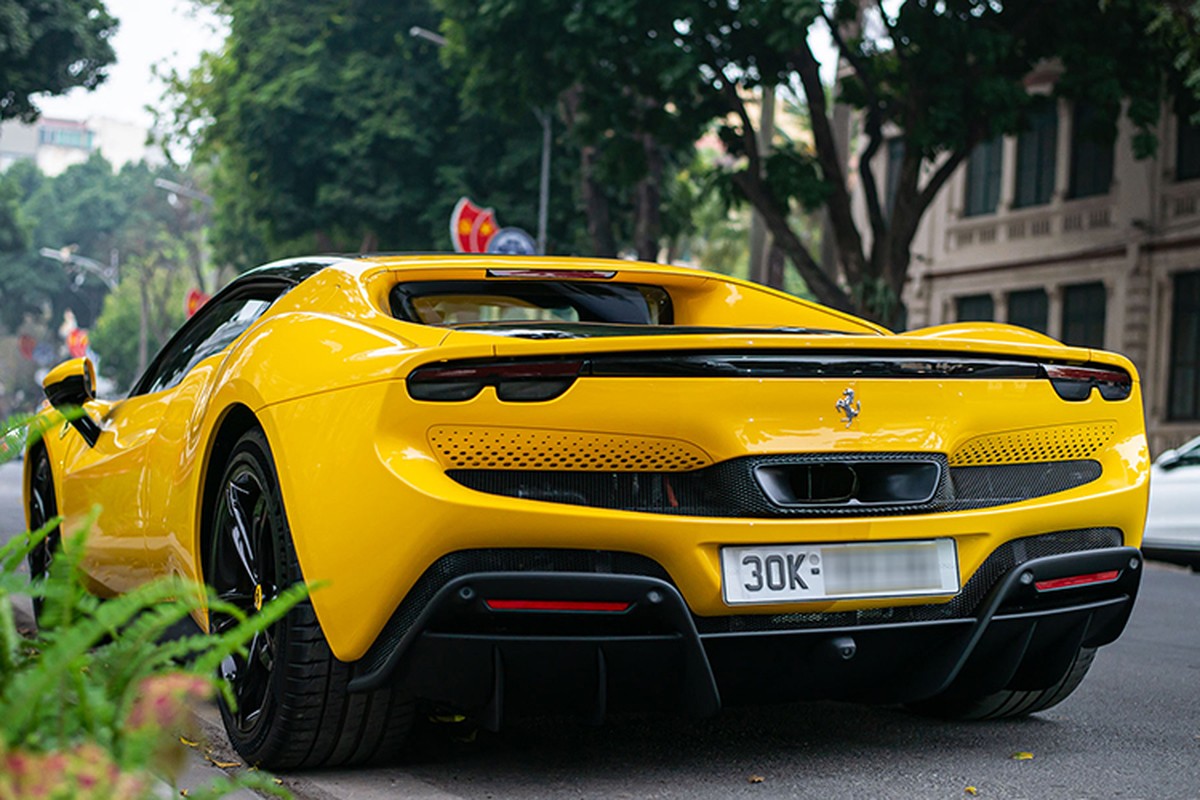 View - 	Ferrari 296 GTB hơn 23 tỷ đầu tiên được đại gia Hà Nội rao bán