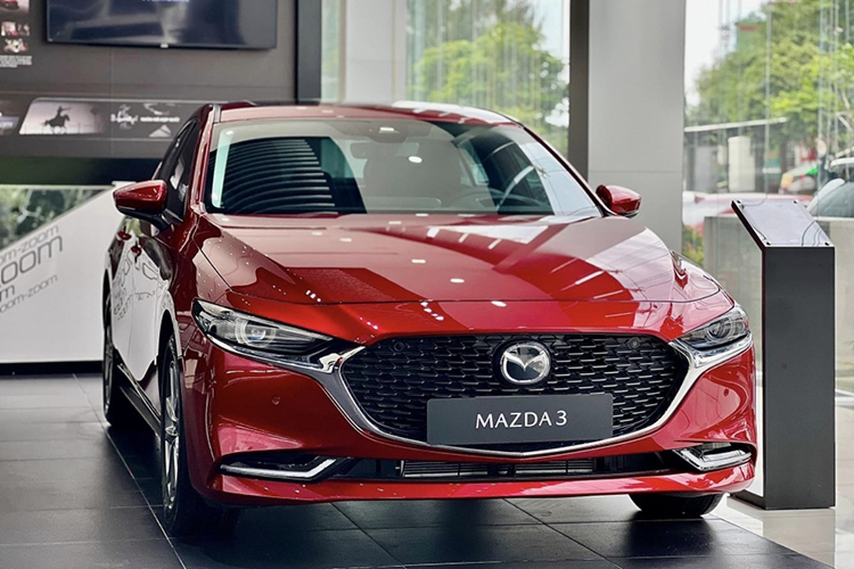 View - 	Mazda3 bán chạy nhất phân khúc, Toyota Corolla Altis xếp bét bảng