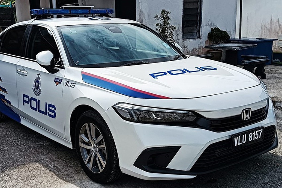 View - 	Honda Civic được cảnh sát Malaysia dùng làm xe tuần tra