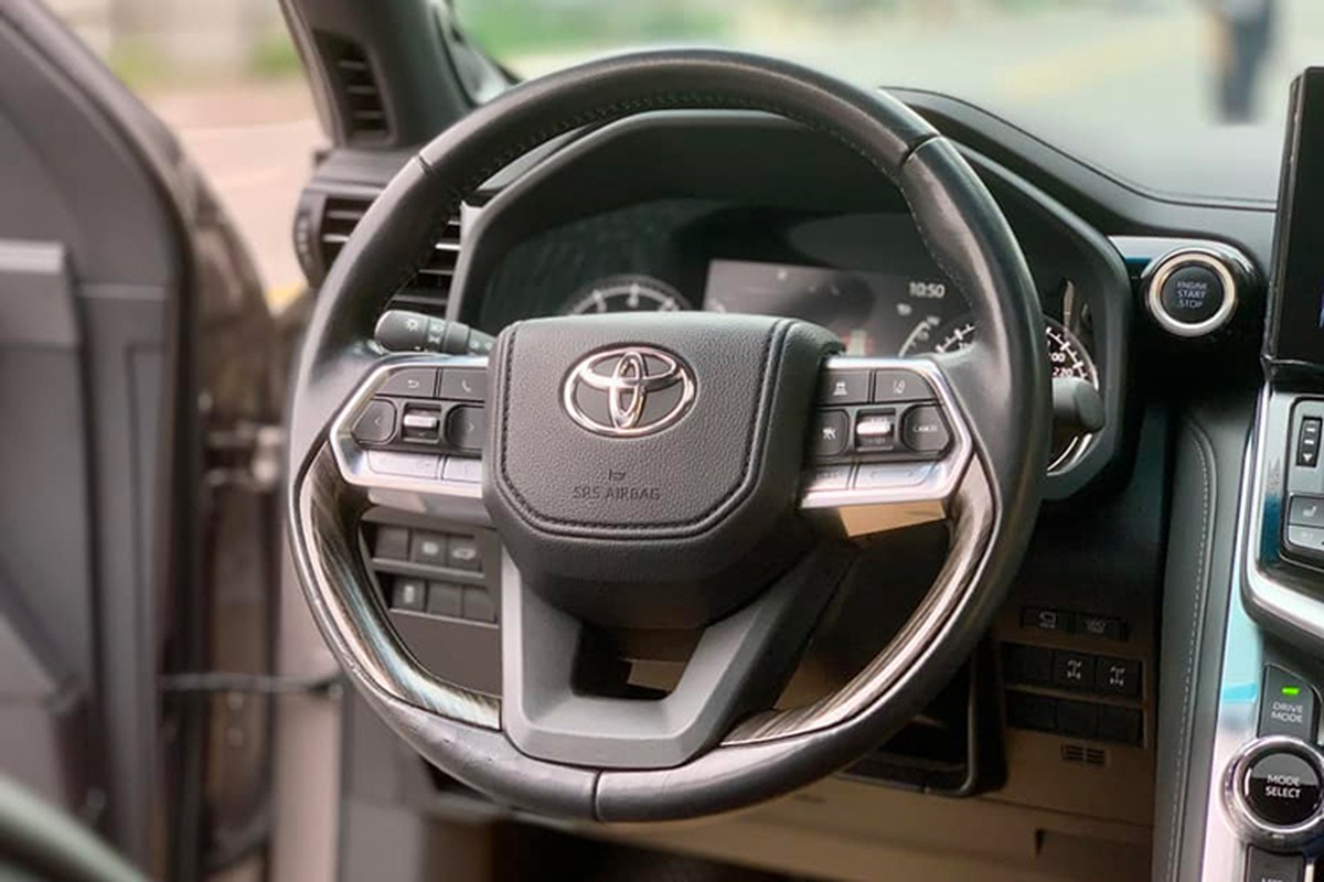 View - 	Cận cảnh Toyota Land Cruiser 2022 chạy chán bán gần 5 tỷ ở Hà Nội