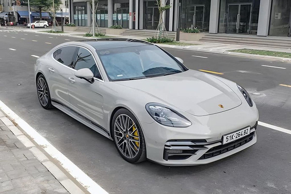 Porsche Panamera Turbo S tung cua 