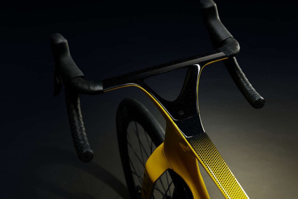 View - 	Lotus Type 136 xe đạp điện giá 654 triệu đồng, đắt ngang xế hộp