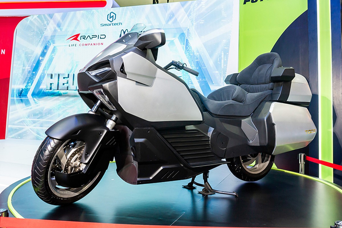 View - 	Felo TOOZ môtô điện đẹp như Honda Goldwing, chạy 702km/1 lần sạc