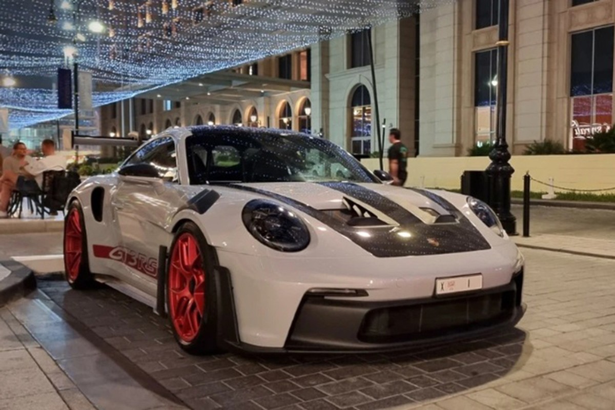 Chiec Porsche 911 GT3 RS mang bien so tri gia toi 241,77 ty dong-Hinh-9
