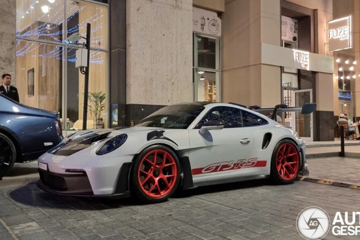 View - 	Chiếc Porsche 911 GT3 RS mang biển số trị giá tới 241,77 tỷ đồng