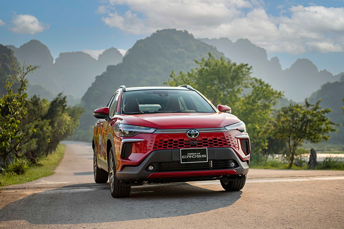View - 	Cận cảnh Toyota Corolla Cross 2024 về Việt Nam cao nhất 913 triệu