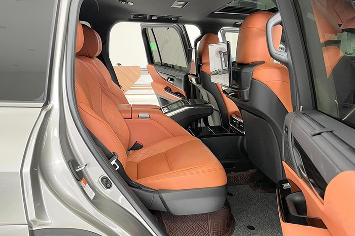 View - 	Lexus LX600 2023 bản 4 chỗ mới chạy 145km, bán lỗ nhẹ 1 tỷ đồng