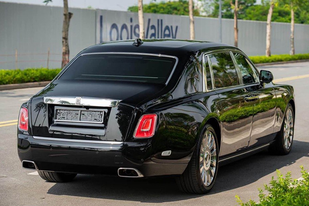 Can canh Rolls-Royce Phantom VIII chao ban 63,5 ty dong tai Ha Noi-Hinh-4