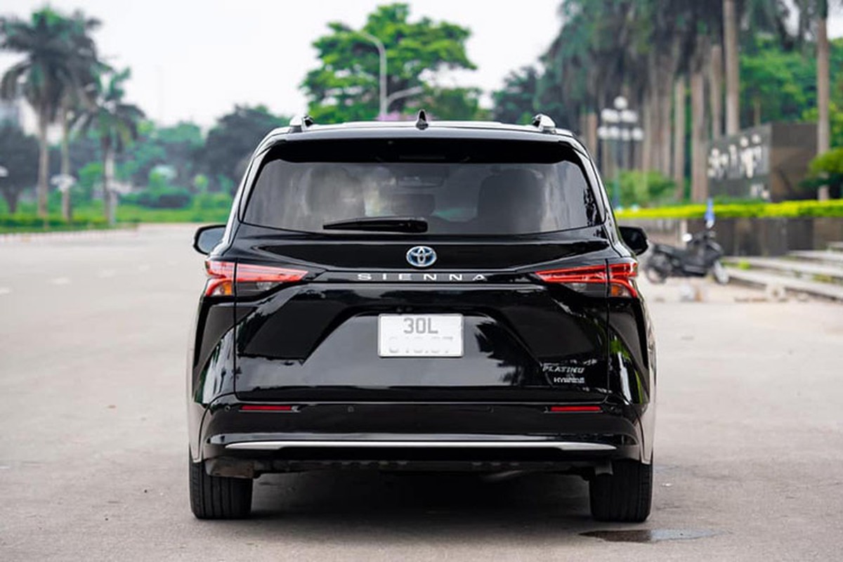 View - 	Toyota Sienna chạy chán 3 năm, rao bán tới 3,9 tỷ ở Hà Nội