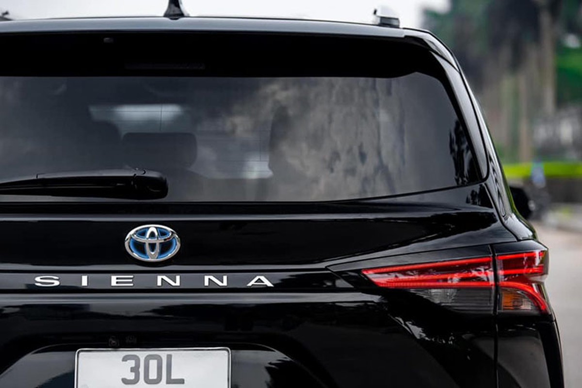 View - 	Toyota Sienna chạy chán 3 năm, rao bán tới 3,9 tỷ ở Hà Nội