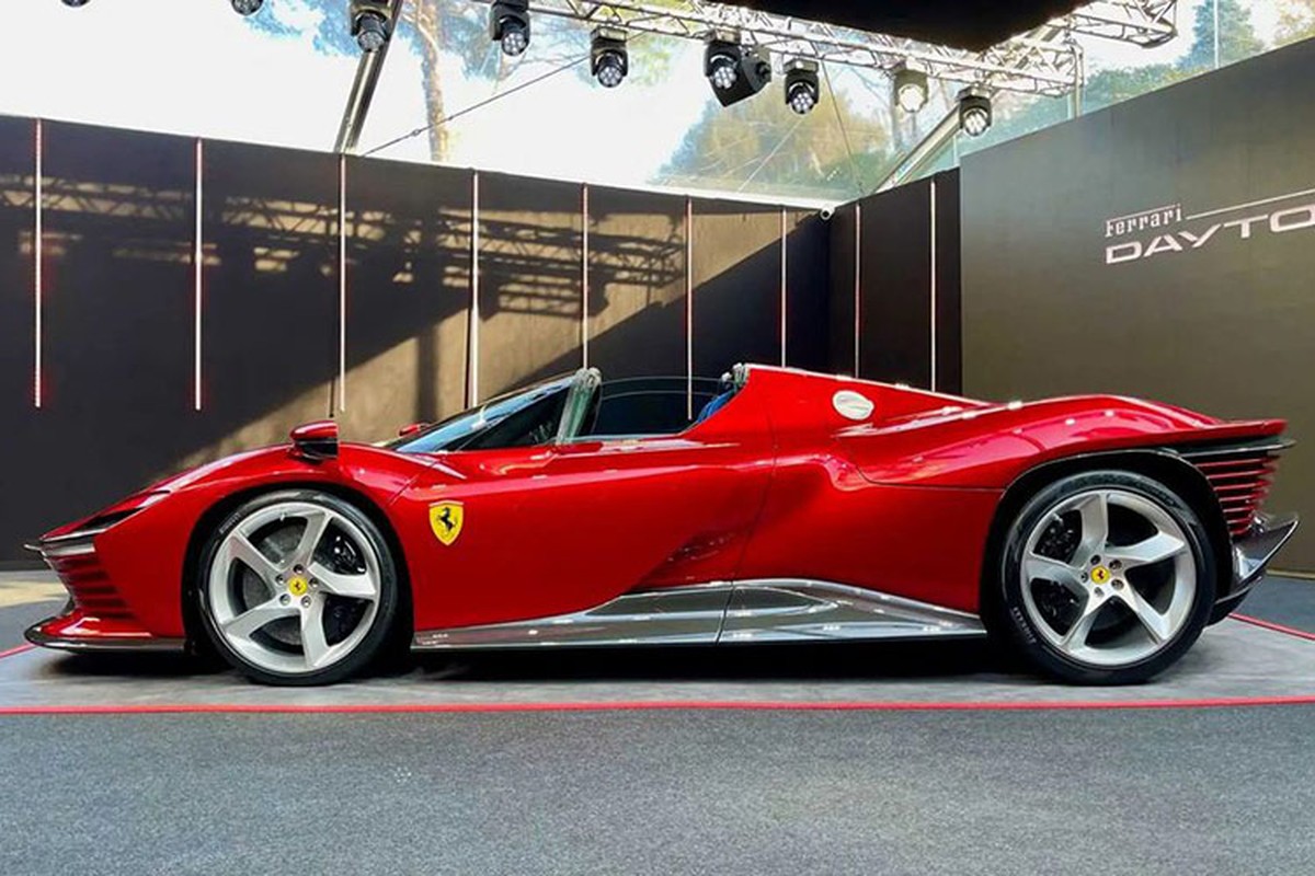 View - 	Ferrari Daytona SP3 ngựa chồm hơn 52 tỷ được Qua Vũ mong chờ nhất