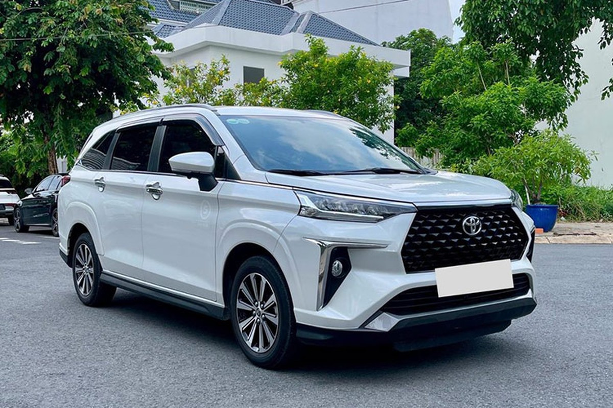 View - 	Toyota Veloz Cross 2024 chạy 25 km bán 620 triệu có phải món hời