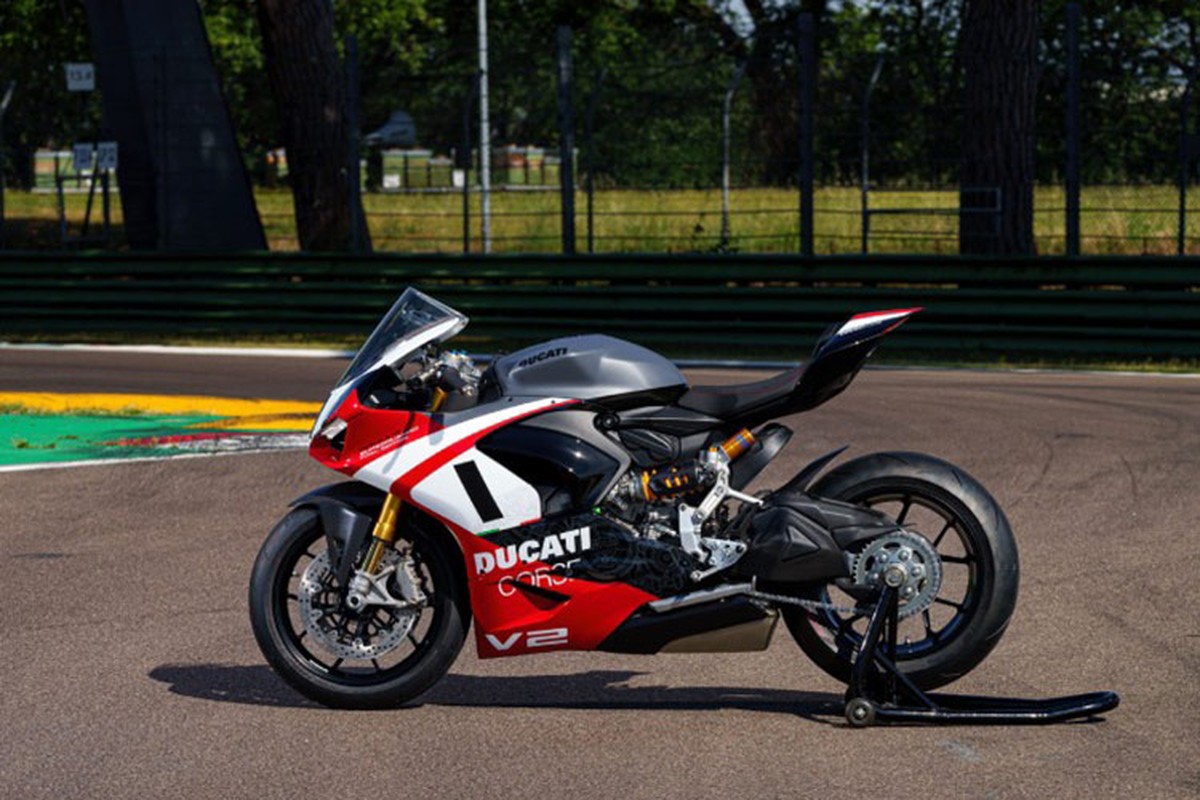 Ducati Panigale V2 Superquadro Final Edition 2025 -  