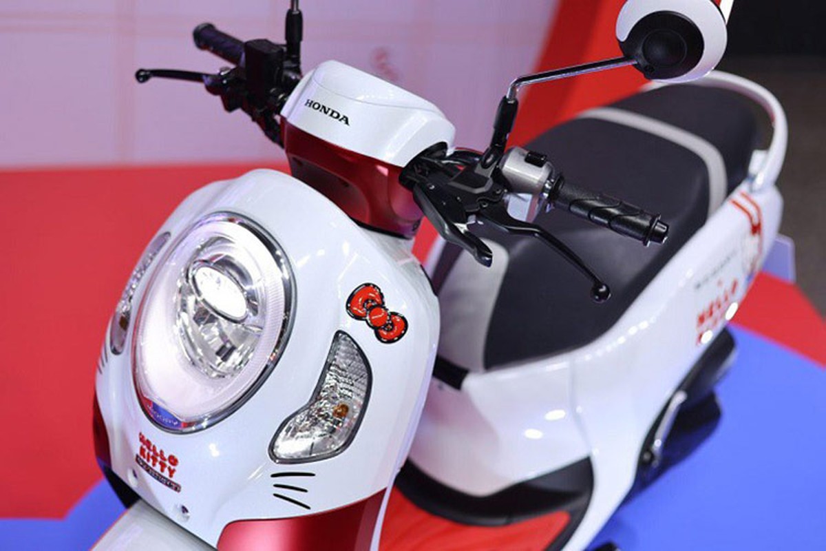 View - 	Cận cảnh Honda Scoopy Hello Kitty giá 40 triệu đốn tim phái đẹp