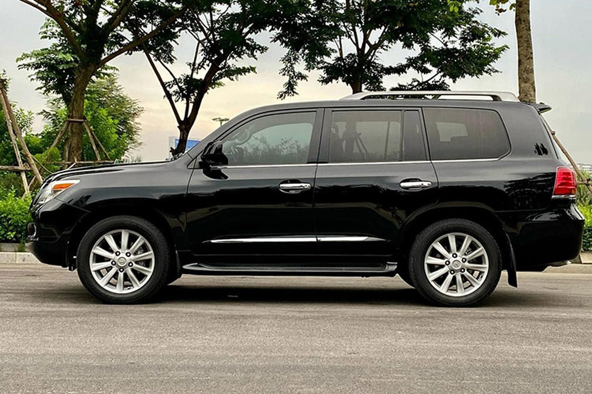 View - 	Lexus LX570, chuyên cơ mặt đất chạy 14 năm hơn 1,6 tỷ ở Hà Nội