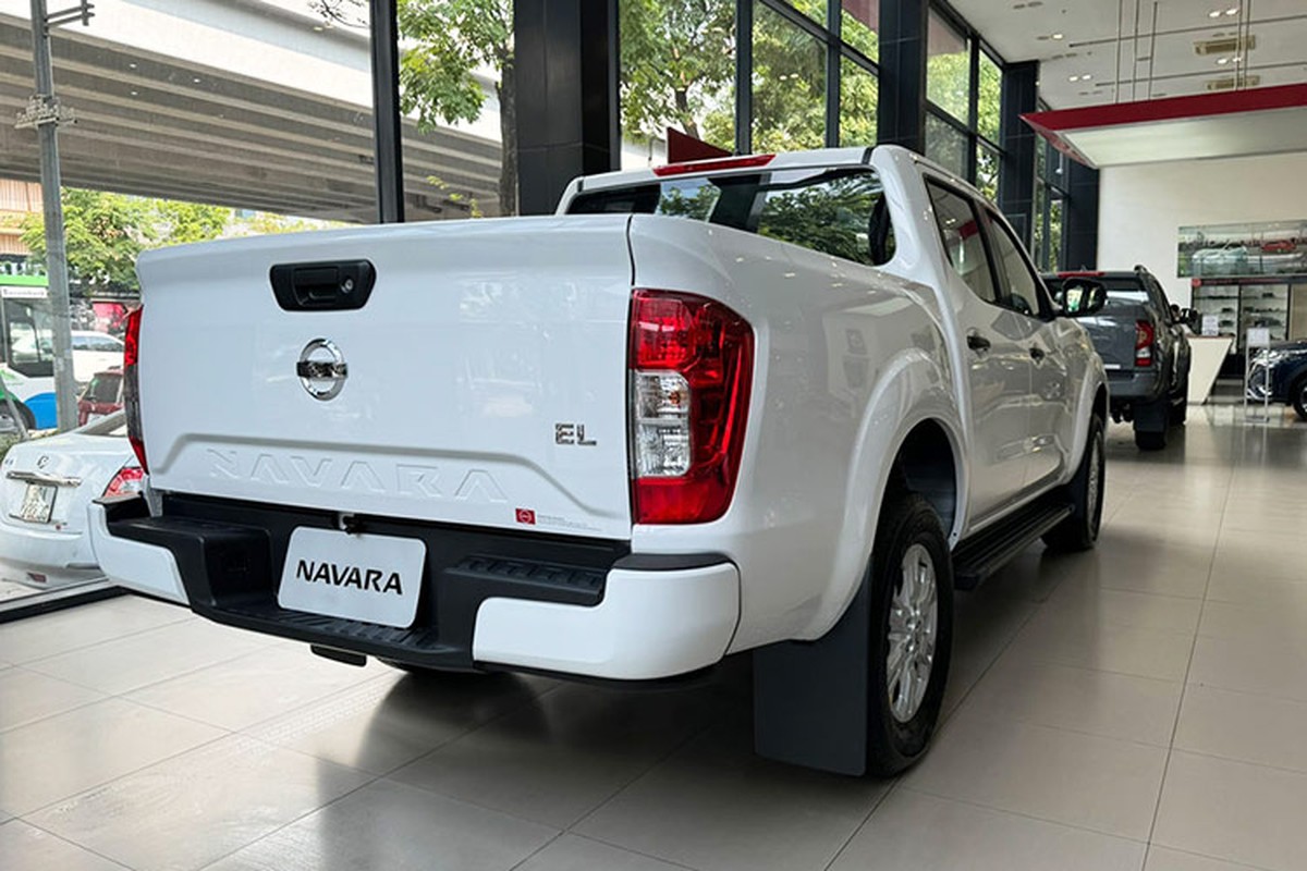 View - 	Nissan Navara 2024 bằng xương bằng thịt tại Việt Nam từ 685 triệu