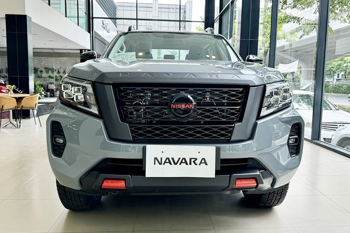 View - 	Nissan Navara 2024 bằng xương bằng thịt tại Việt Nam từ 685 triệu