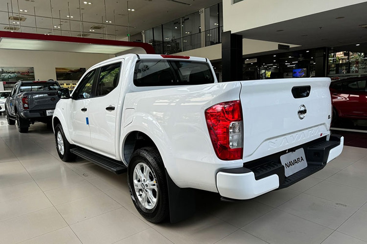 View - 	Nissan Navara 2024 bằng xương bằng thịt tại Việt Nam từ 685 triệu