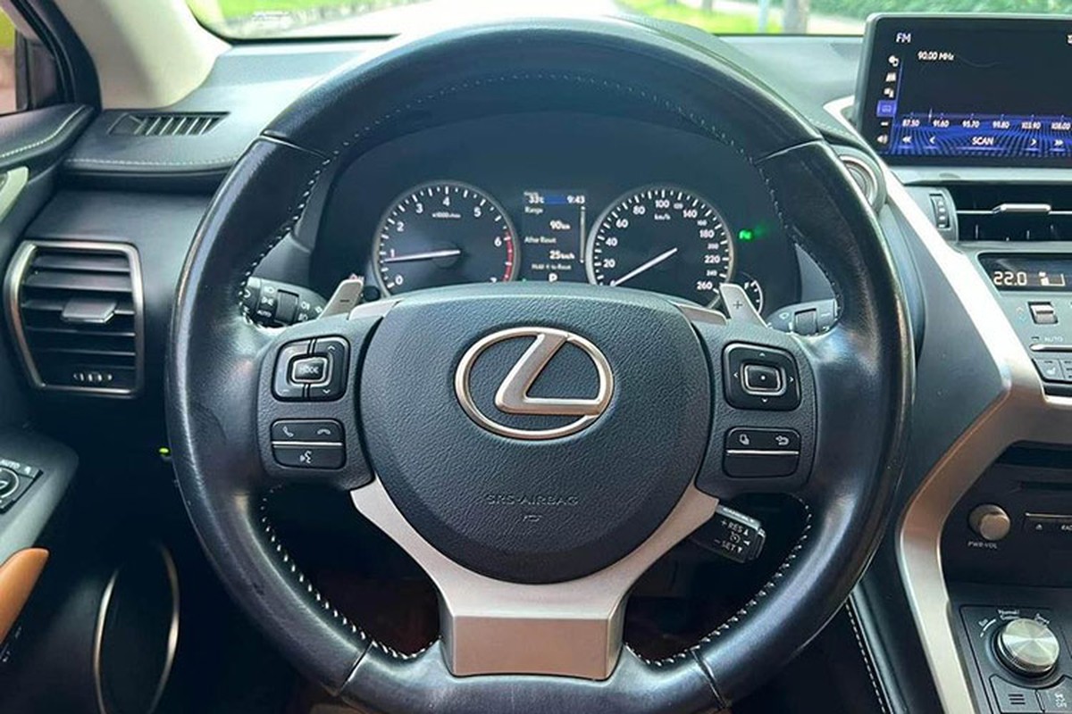 View - 	Lexus NX300 2019 chạy 5 năm, rao bán hơn 1,8 tỷ ở Hà Nội