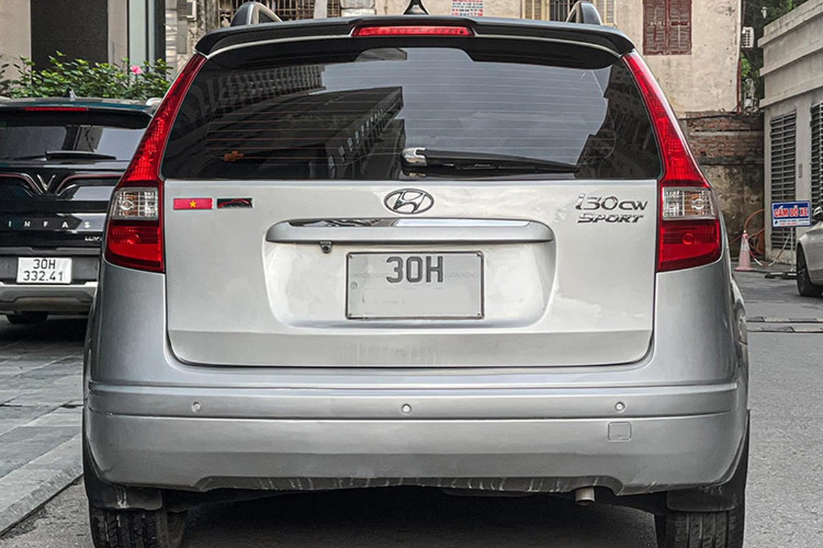 Hyundai i30 chay 14 nam, rao ban gan 300 trieu co 