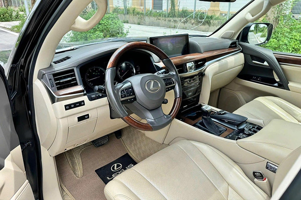 Lexus LX570 mua gan 9 ty, chay 8 nam ban 4,6 ty dong-Hinh-5