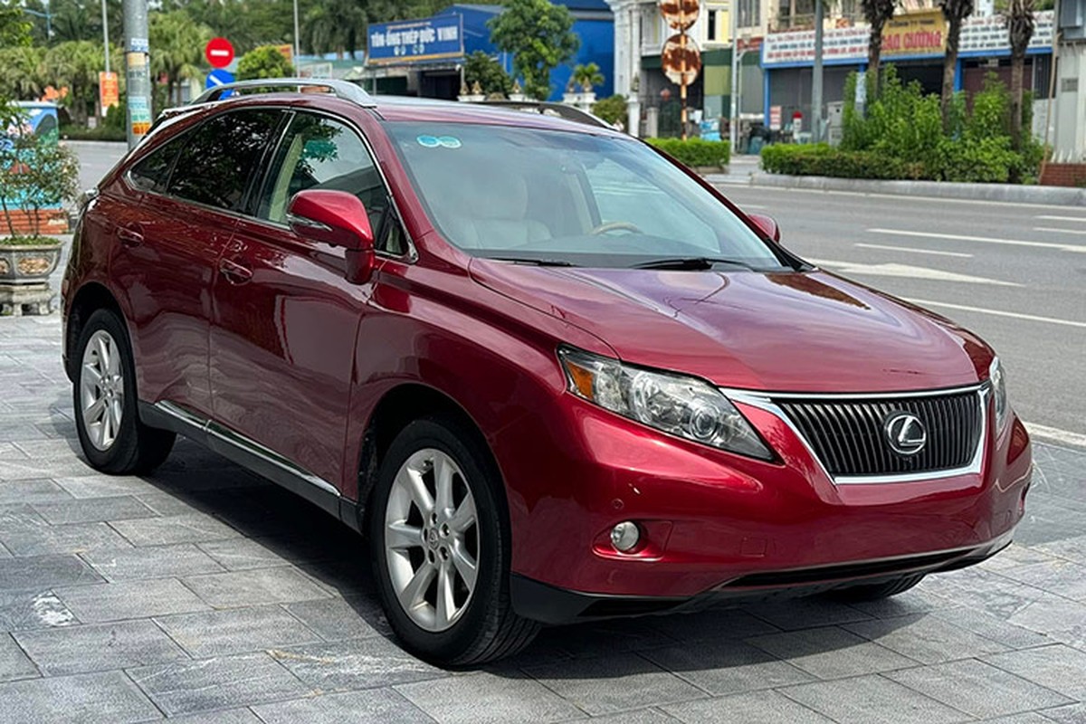 Lexus RX350 chay chan 14 nam, ban dat ngang Mazda CX-5 