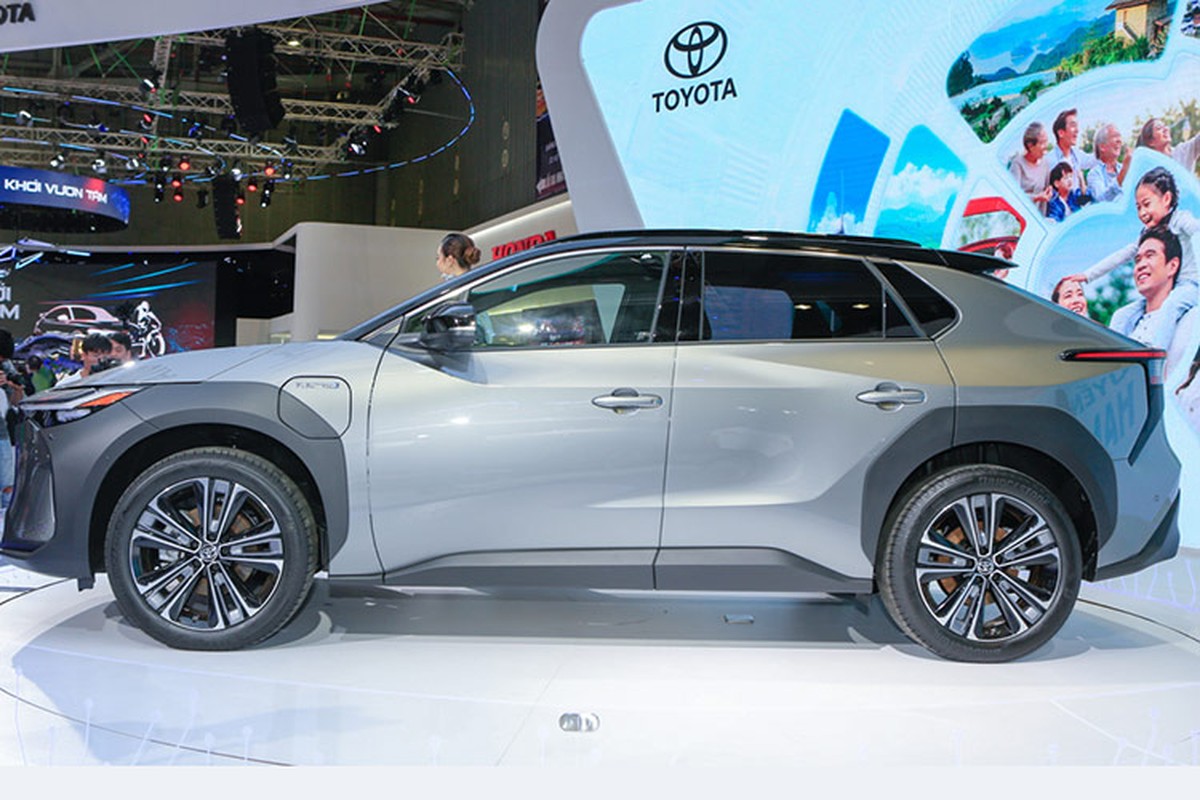 Toyota bZ4X chay dien co the se duoc doi ten vao nam 2026?-Hinh-2