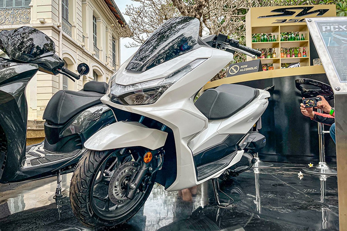 Honda PCX e nhat Viet Nam 