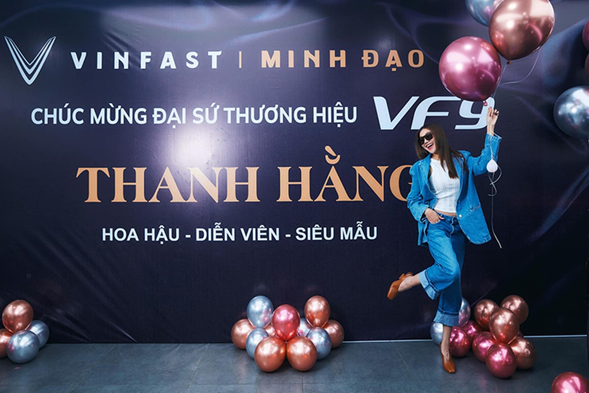 Sieu mau Thanh Hang tau SUV dien VinFast VF9 tien ty-Hinh-9