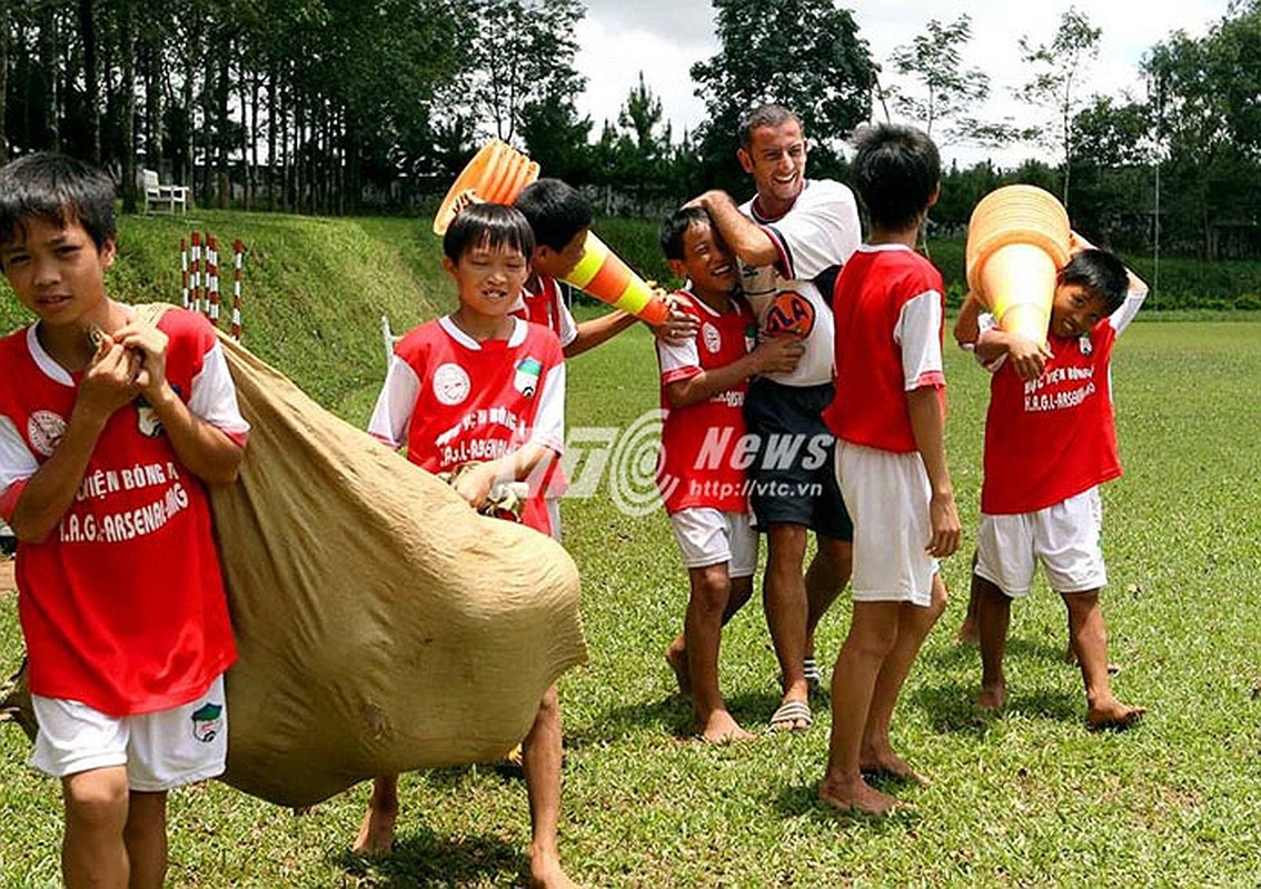 Cong Phuong va dau cua 3 soc khien bau Duc nong mat-Hinh-2