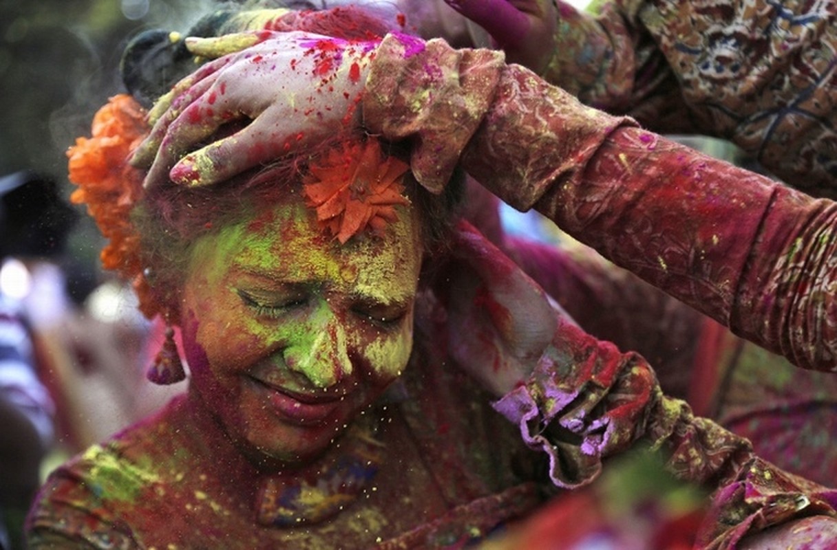 Ron rang le hoi mau sac Holi cua dao Hindu-Hinh-5