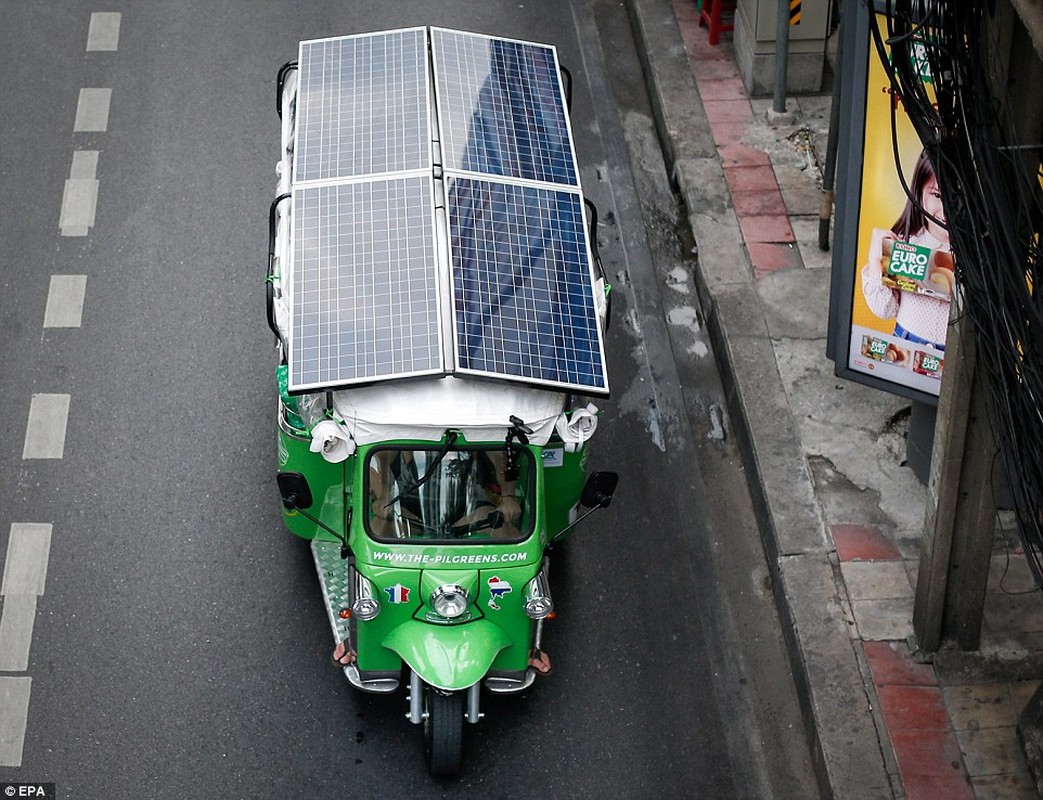 Di qua 15 nuoc bang xe tuk tuk chay dien mat troi-Hinh-2