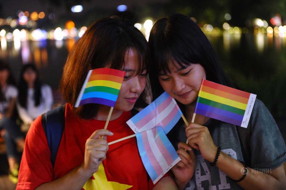 Mang Trung Quoc viet ve niem vui cua cong dong LGBT Viet