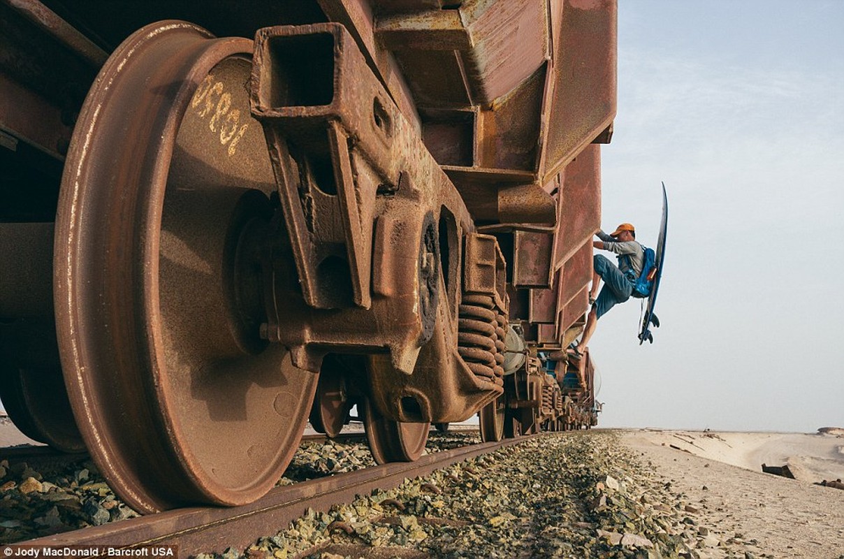 Kham pha sa mac Sahara tren doan tau dai nhat the gioi-Hinh-9