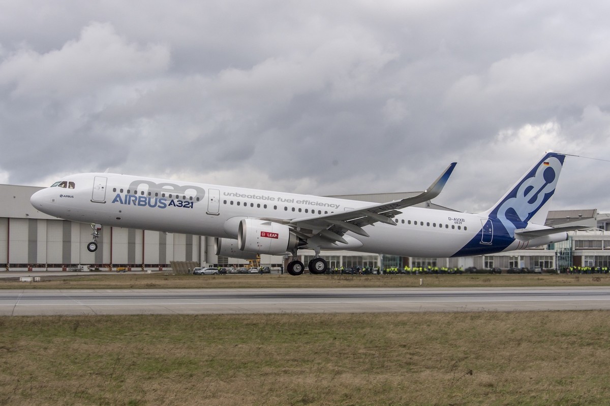 Can canh may bay Airbus A321neo Vietnam Airlines vua thue-Hinh-4