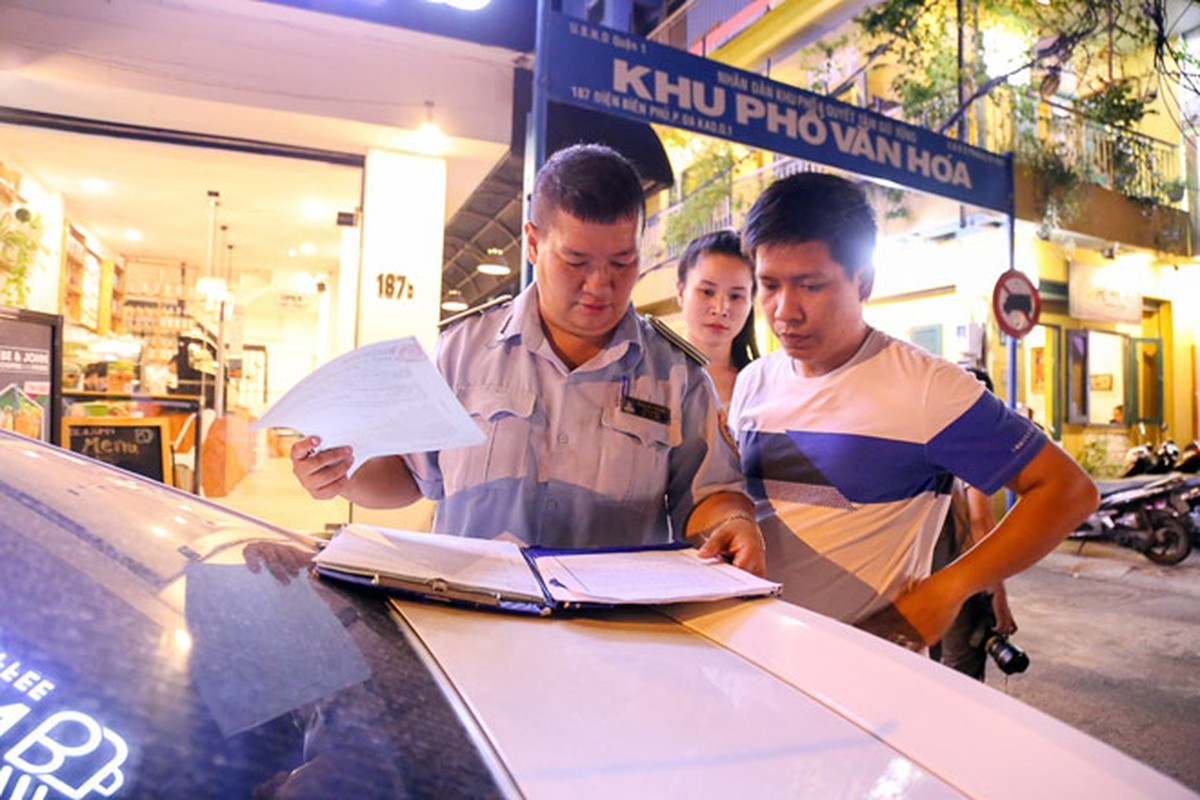 Lan dau tien ong Doan Ngoc Hai khong “xu” o to chiem via he-Hinh-4