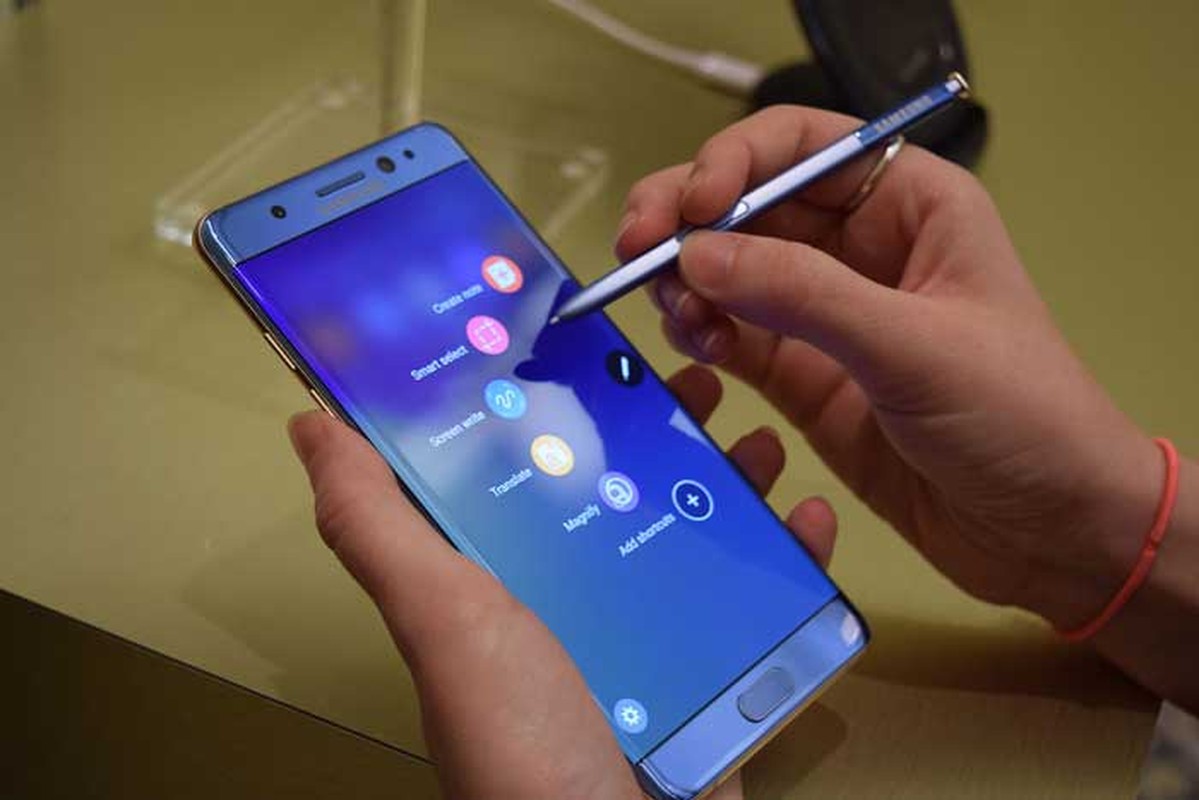 “Tat tan tat” ve Samsung Galaxy Note 8 truoc gio G-Hinh-11