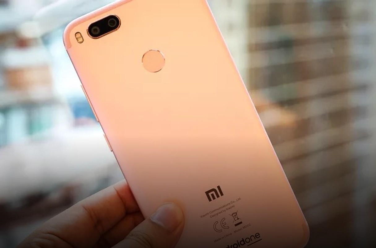 Can canh Xiaomi Mi A1 y het Bphone 2017, gia chi mot nua-Hinh-9