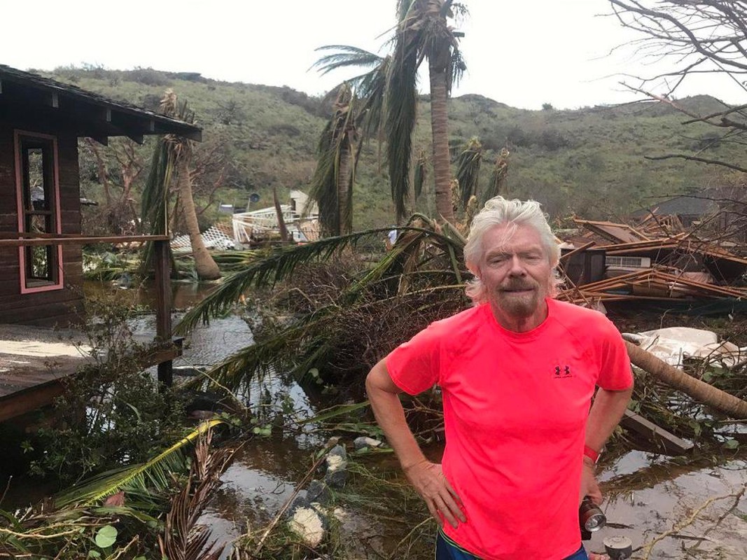 Thien duong cua &quot;di nhan&quot; Richard Branson tan hoang sau sieu bao Irma