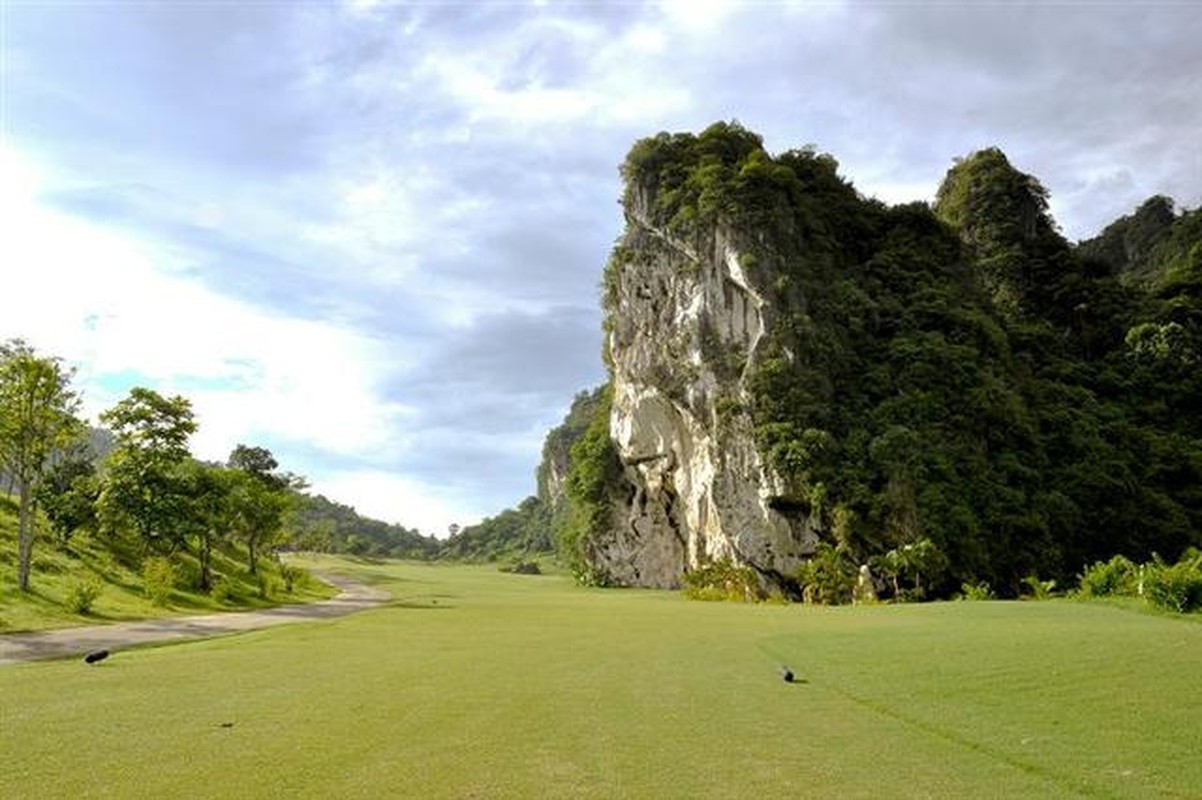 Soi do &quot;khung&quot; cua san golf Phuong Hoang xay dung sai quy dinh