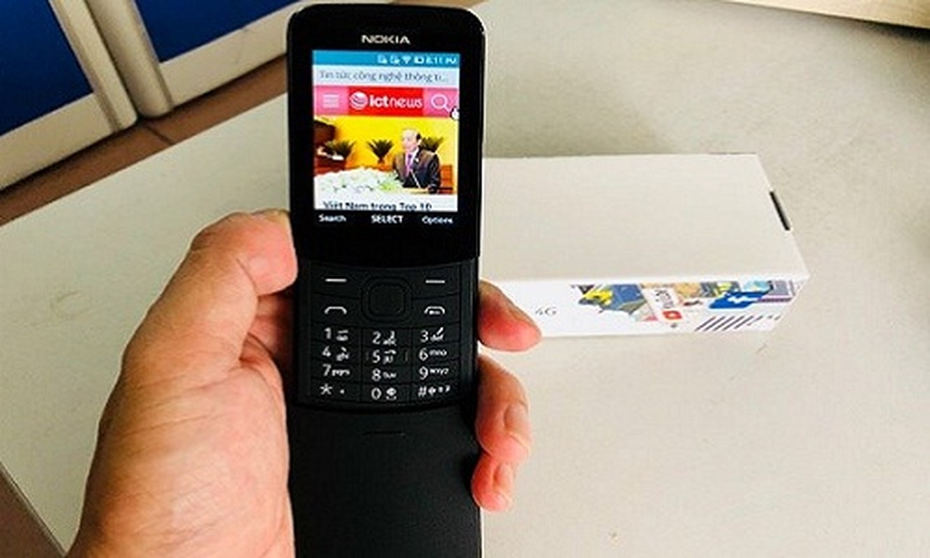 Mo hop Nokia “qua chuoi” 8110 4G cho nguoi thich hoai co