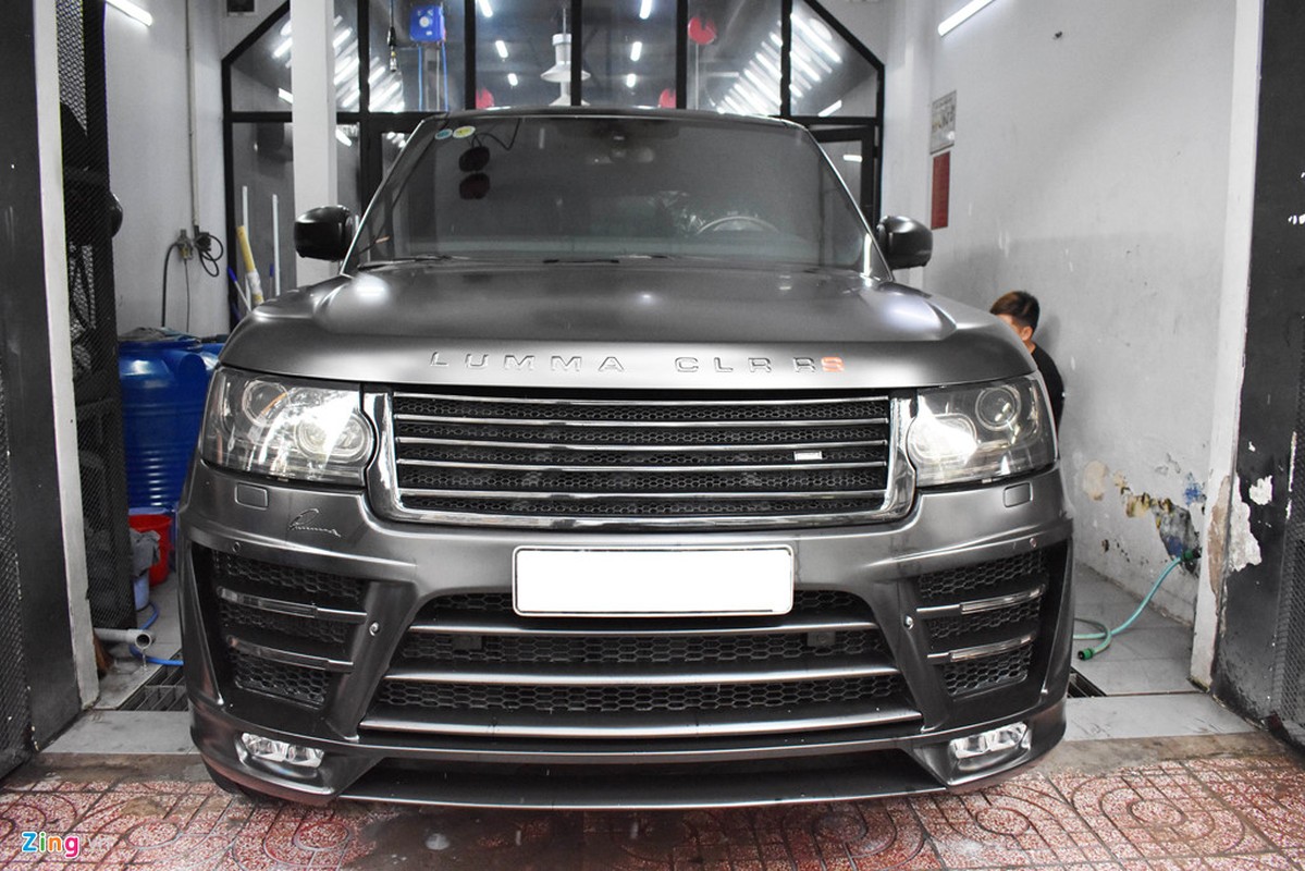 Range Rover LWB do ham ho tren pho Sai Gon-Hinh-2