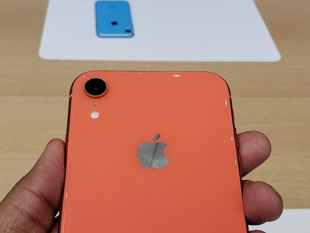 Man nhan voi phien ban iPhone XR re nhat vua ra mat-Hinh-13