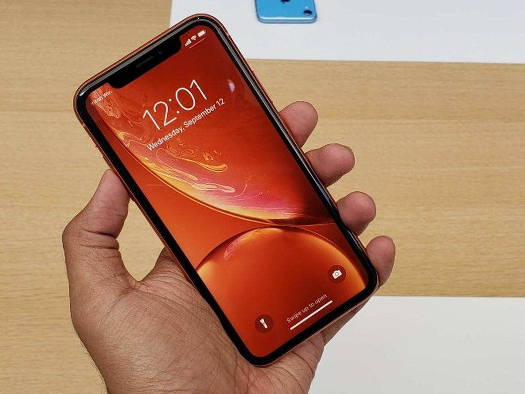 Man nhan voi phien ban iPhone XR re nhat vua ra mat