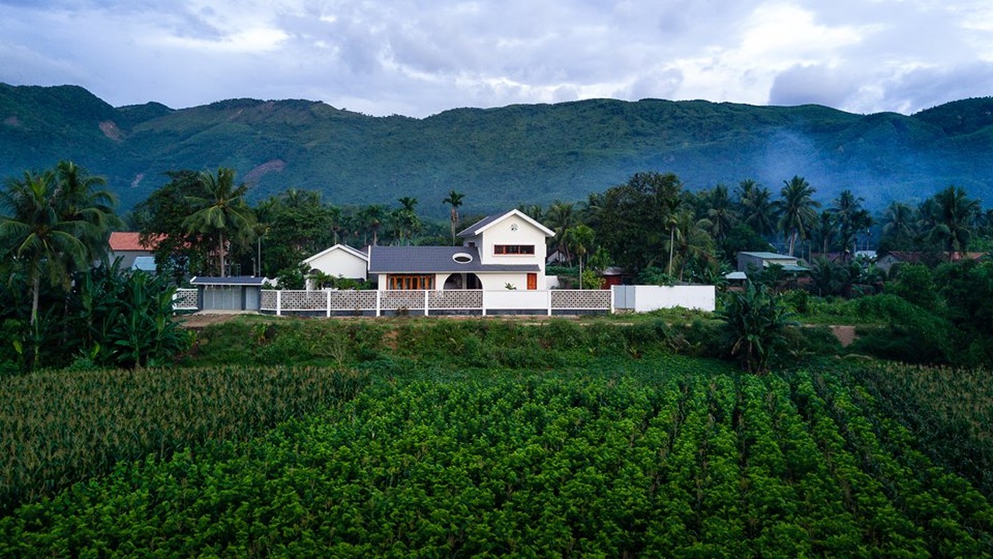 Dep hut mat ngoi nha tram nam khong cu o Binh Dinh-Hinh-2