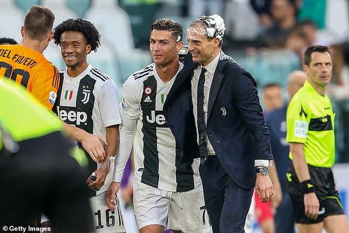 Ronaldo an mung phan khich trong ngay gianh Scudetto-Hinh-2